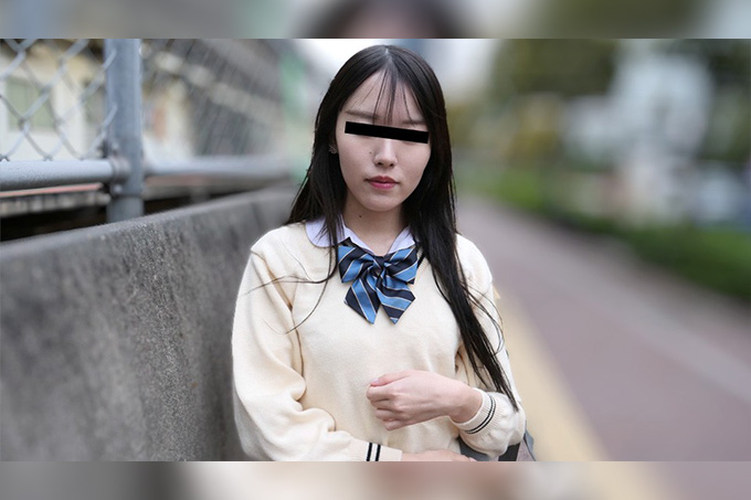 制服少女在电车被恶作剧 山下萌香