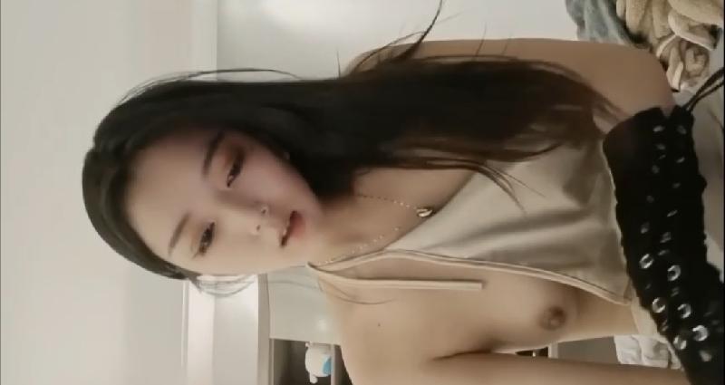 自拍_女神的蜜桃臀實在是太爽了