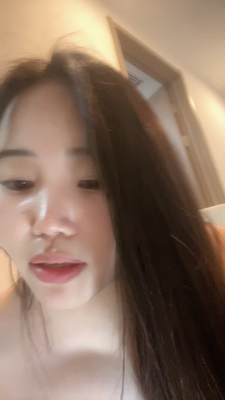 二零二五六月二十一号_月亮躲在云朵2