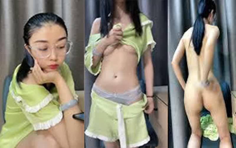 新人眼镜御姐刚下海168CM大长腿苗条身材裸秀杂乱毛毛掰穴特写揉捏奶子搔首弄姿