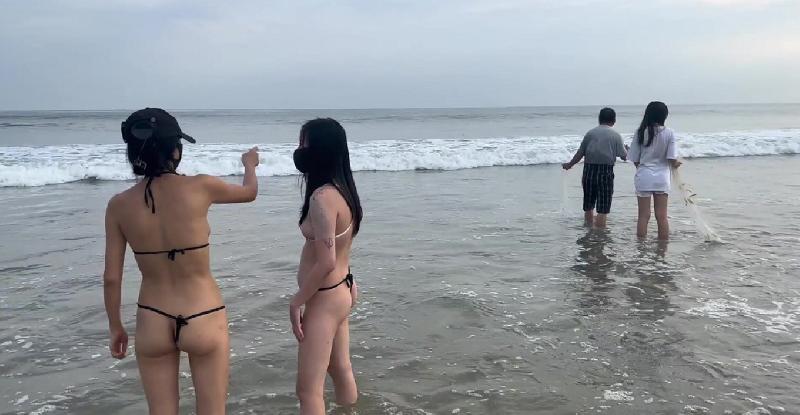 鬧市公園白天各種人前露出，屌炸天