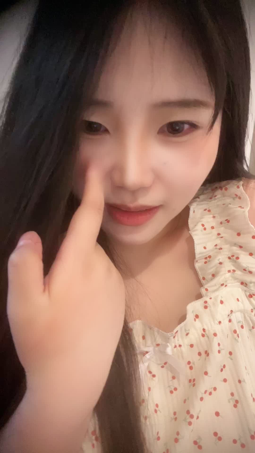 二零二五五月十号_月亮躲在云朵1