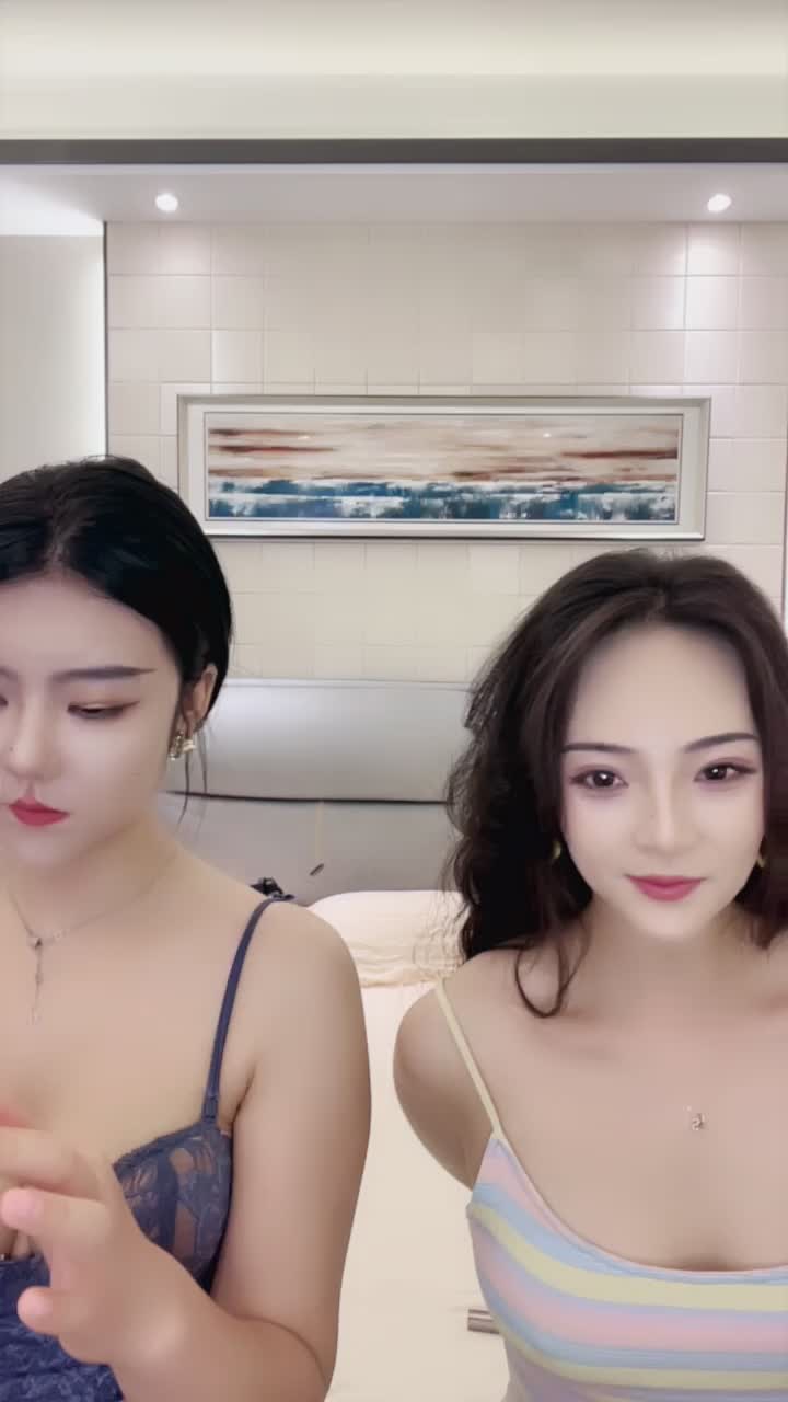 二零二五五月二十号_晚12点闺蜜双飞1