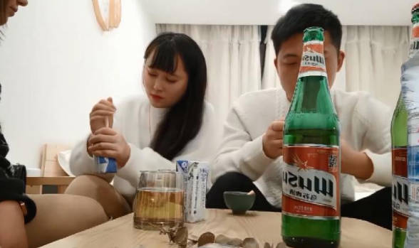 換妻遊戲 酒後床上後入猛幹