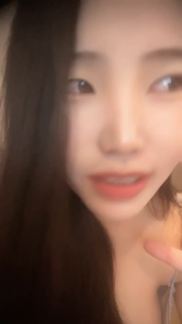 二零二五五月十八号_月亮躲在云朵1