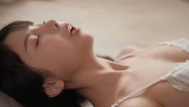 （台湾）胎尼 Tiny或田井虹 射理教的入会仪式 愿意奉献自己满足神吗. (PS.Tiny 应该算是台湾女优中既漂亮身材又好的吧)