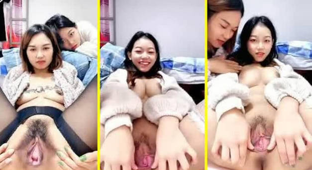 宿舍里的风骚姐妹，丝袜露脸一起直播跟狼友互动撩骚，揉奶玩逼看特写，奶子上还有纹身，看这逼和菊花快玩烂了