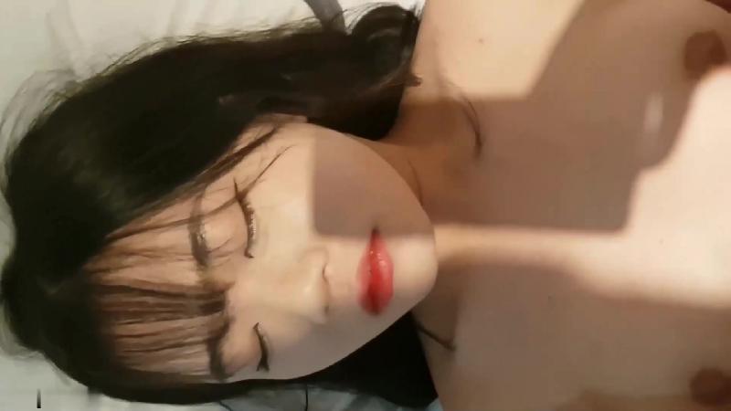 精品流出某银行职员女友深喉口爆 