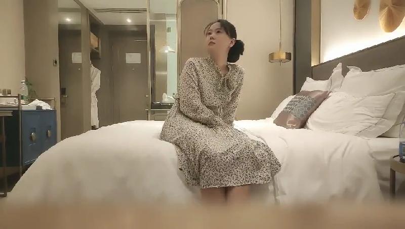 【小馬尋花】極品外圍女神，甜美乖巧魔鬼身材，粉嫩美乳超近鏡頭… 