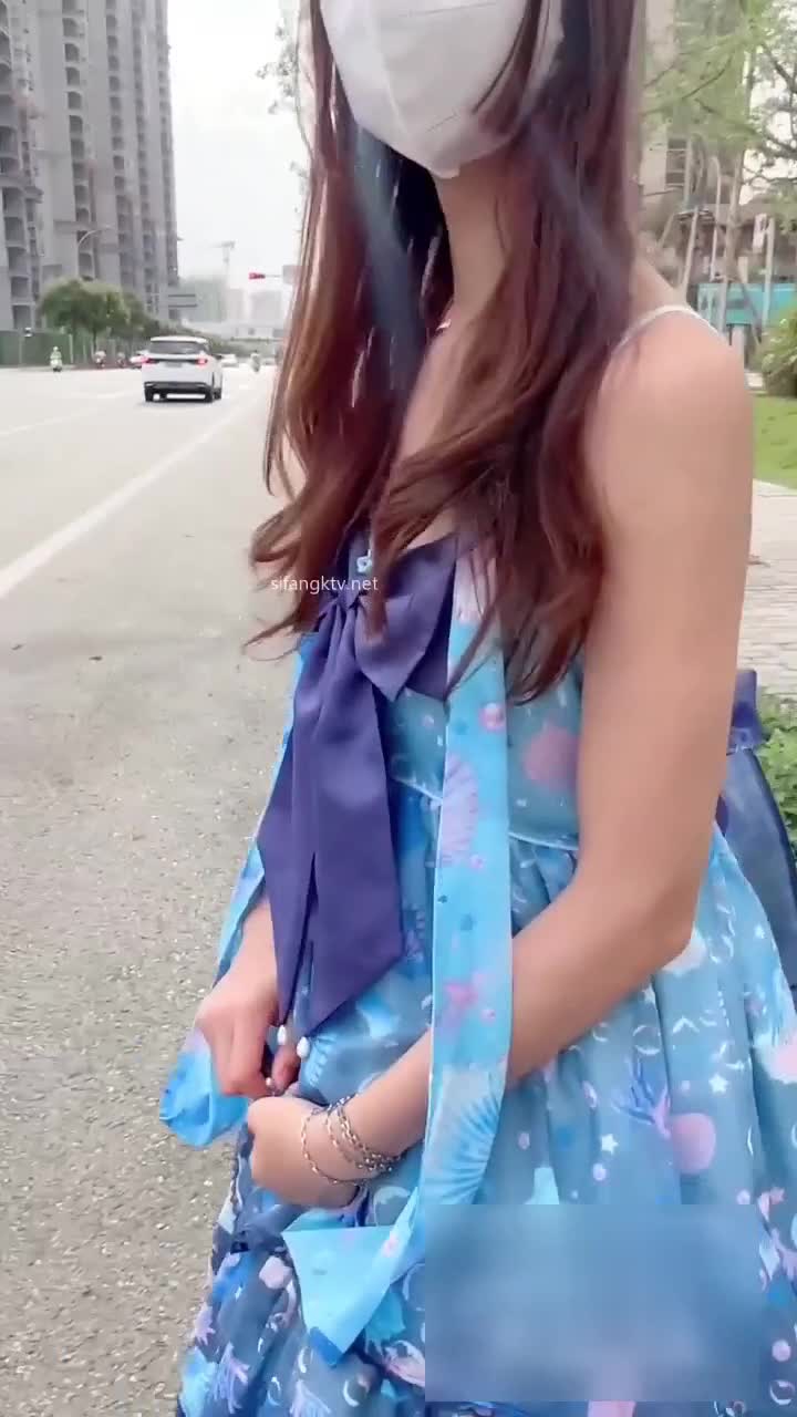 ❤️淫欲反差美少女❤️可爱小loli被哥哥拉到楼梯间爆操 紧张刺激 无套中出内射 小骚夹着精液真空出门 流了一地  