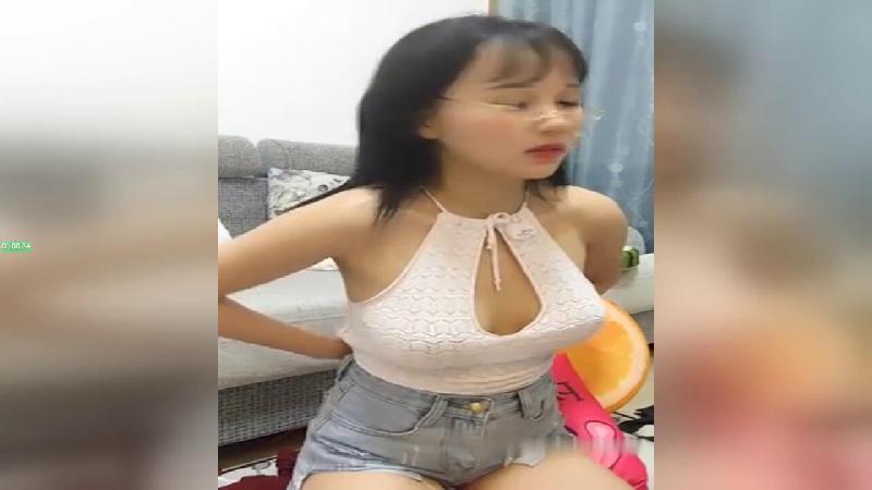 高顔值大奶短發妹子在家按摩器自慰秀全裸自慰呻吟嬌喘最後洗澡很是誘惑喜歡不要錯過 