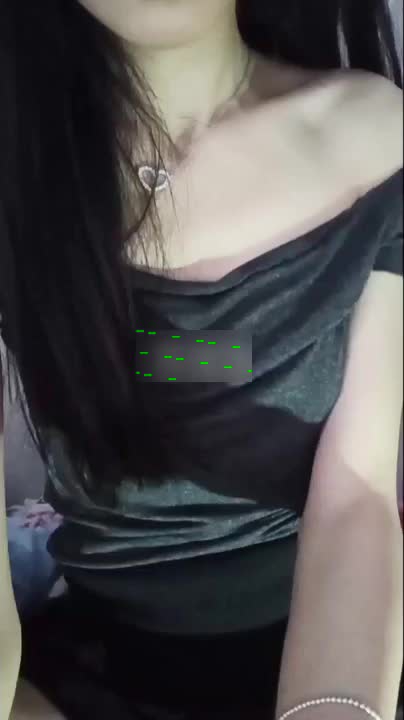 苏浅浅 露肩短T恤