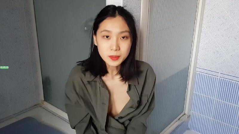 【國語發音】最淫蕩留學生『劉玥』五月新作-疫情當前和小騷玥一起做最干淨色情事 最安全的性交方法 