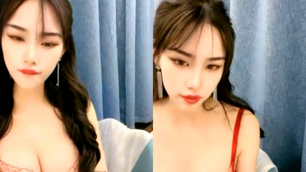 模特御姐：黑丝网袜丝足挑逗，习惯抽水烟直播，露奶抠逼吐奶全有，舔弄假JB,叫声魅惑 