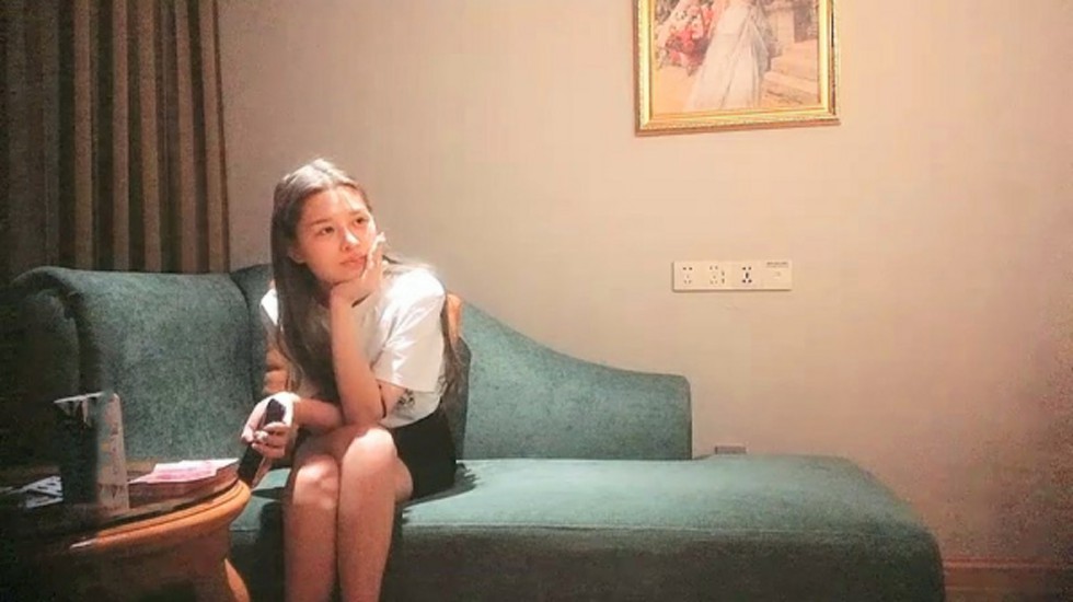 【91沈先生】老金爱刮毛，小姐姐真听话岔开双腿成白虎，残暴啪啪棋逢对手妹子好享受，娇喘不断淫水四溢   