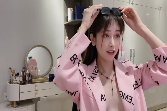 女神放飞自我100%心动感觉【anna102】多种道具自慰~一晚狂撸，俏丽江南小美女，让人秒硬  