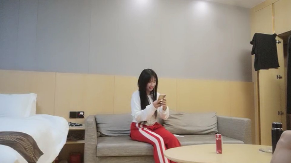 探花开山元老回归 约操运动装青春外围女 鸡巴不太行