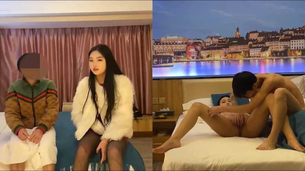 黑丝学妹清纯乖巧 舔逼调情屌上有虱子不给草 