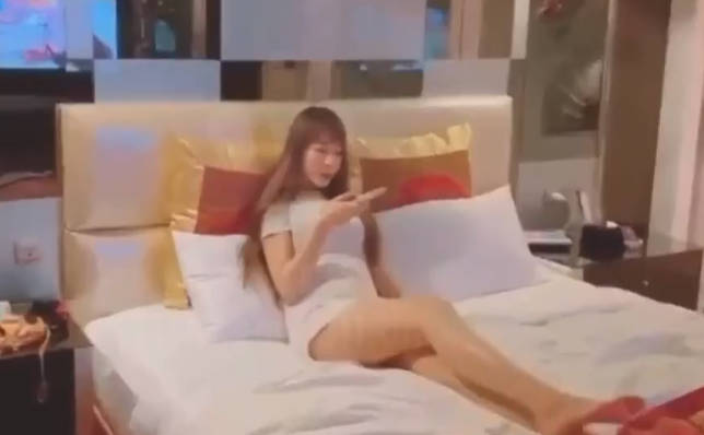 这小姐姐真的太骚了 无比骚气  