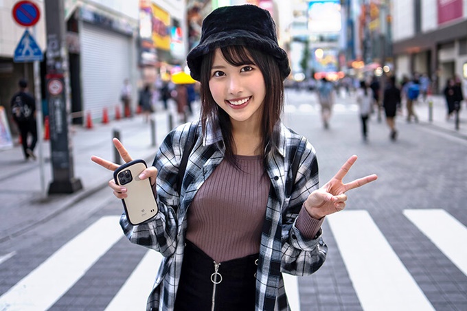 素人大学生【限定】露娜和21岁秋叶的人气女仆偷偷地假日约会！