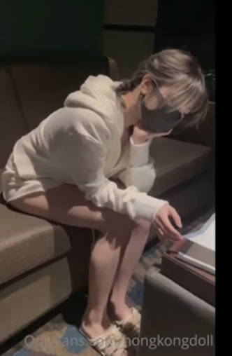 從KTV被帶到樓梯間做愛的玩偶姊姊外流(中出無套內射) 