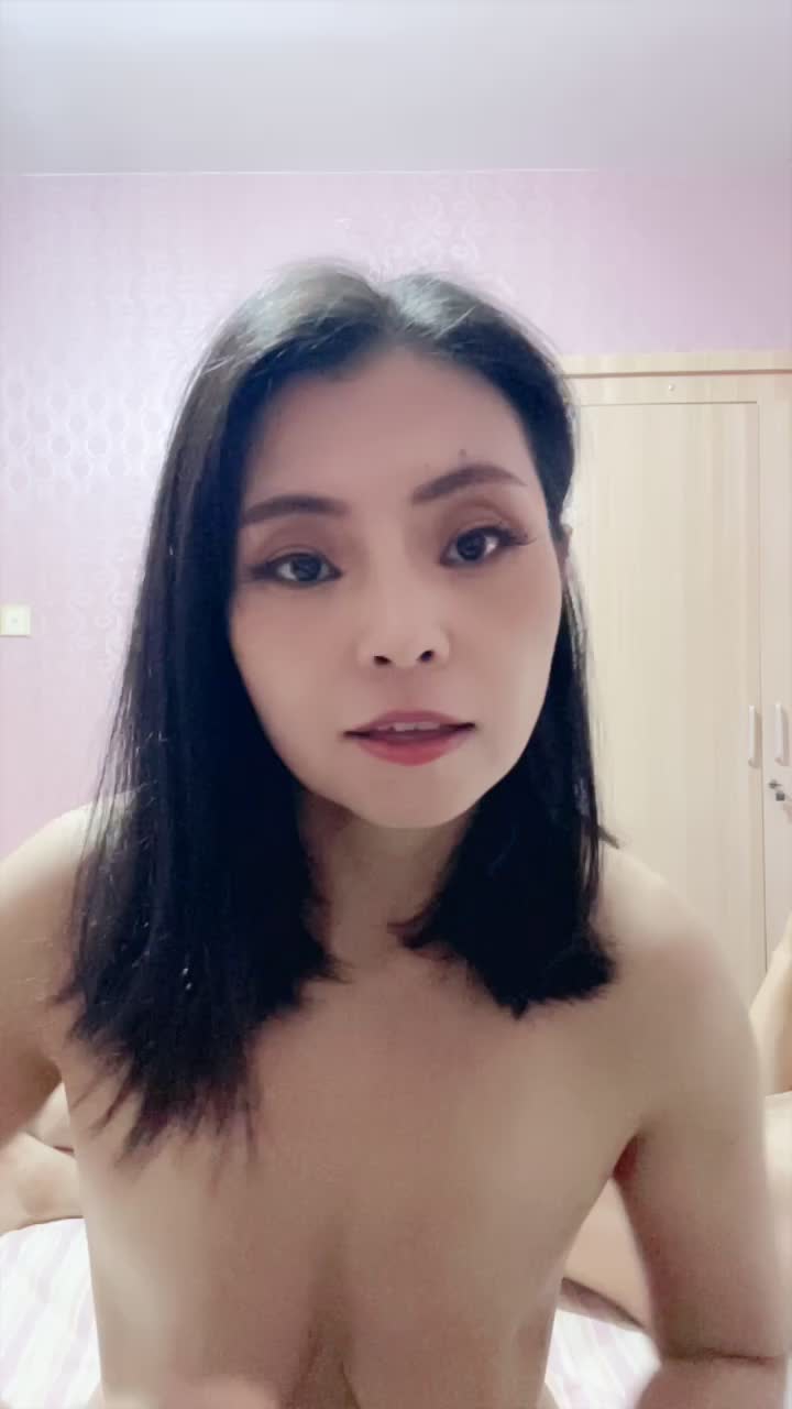 二零二五八月十一号_扒逼娃娃1