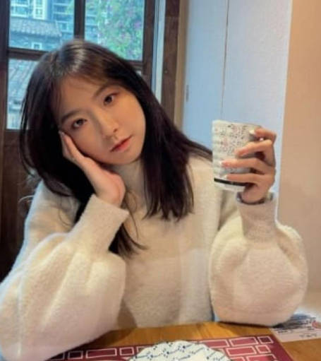 生活照對比，極品蜜桃臀，床上放蕩不堪