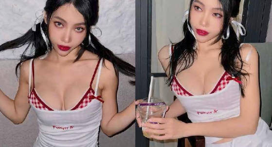 深夜在家穿著情趣紅色內衣偷情男鄰居