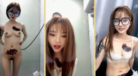 一想到你就湿骚宝贝来着大姨妈也要被小哥草，全程露脸口交大鸡巴，洗澡诱惑揉奶玩逼月经流出，让小哥戴套干