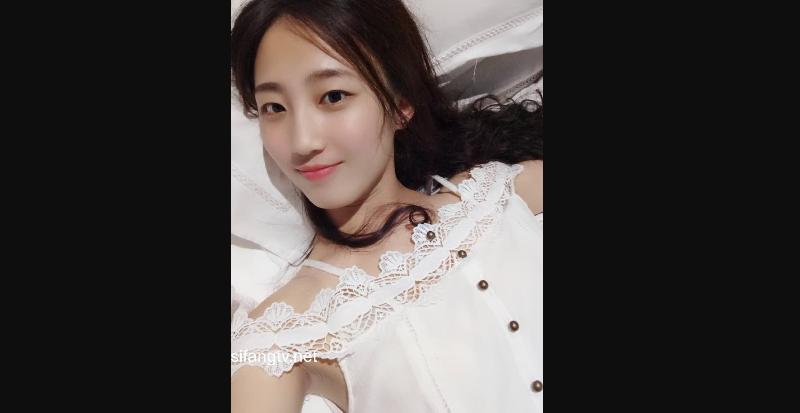 瑜珈老師林依婷，白天清純女神，私拍流出性感運動裝！