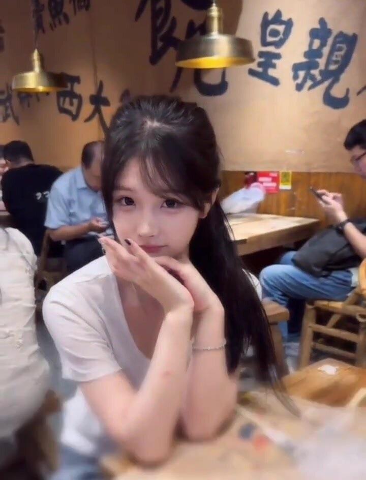 抖音美姬 首次下海啪啪啪 (無碼)