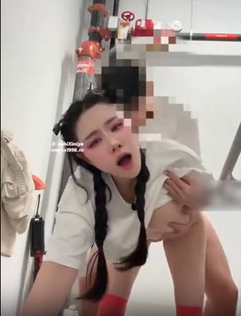 樓梯做愛 保全聽見動靜上樓撞見