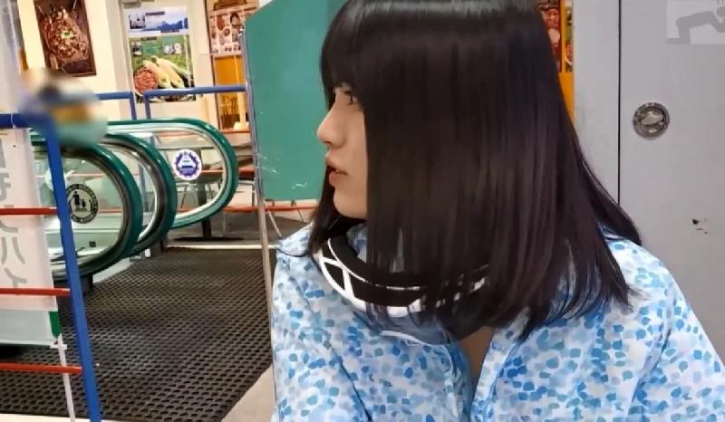 寒假和可愛嫩妹旅行商場露出遙控震蛋羞恥