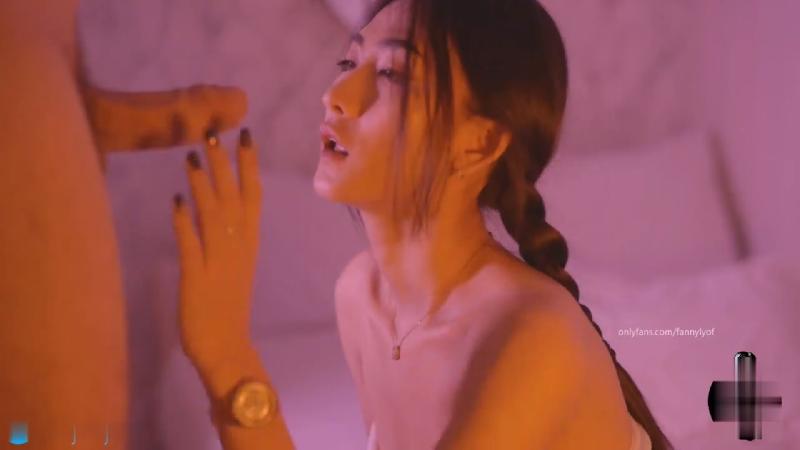 【李月如】OF私拍白虎御姐浴室浴缸激情口叫交solo眼神魅惑