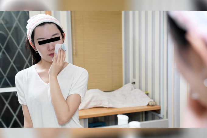 素颜素人：素颜也很可爱的纤细巨乳女孩。山下萌香